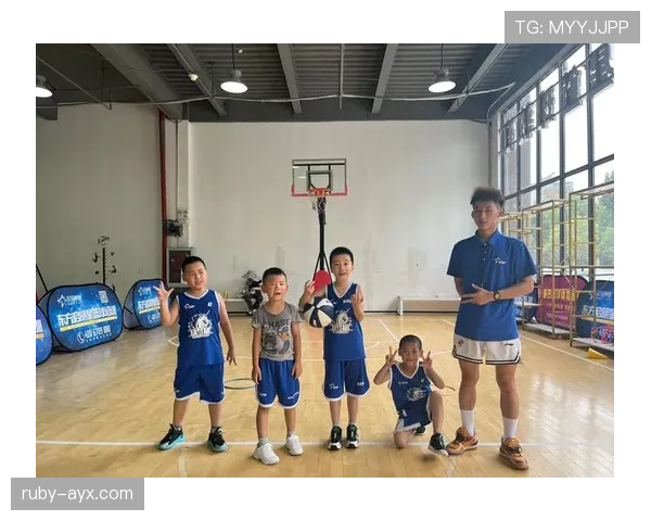 篮球持球启动规则详解：如何合法迈出第一步？
